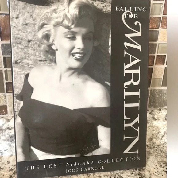 FALLING FOR MARILYN THE LOST NIAGARA
COLLECTION JACK CARROLL COFFEE
TABLE BOOK - Picture 1 of 7